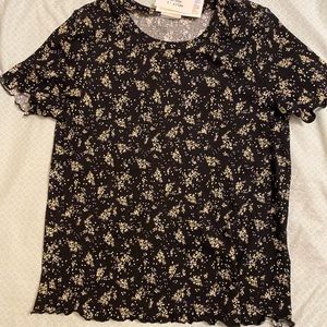 Large Black LulaRoe Kelly shirt